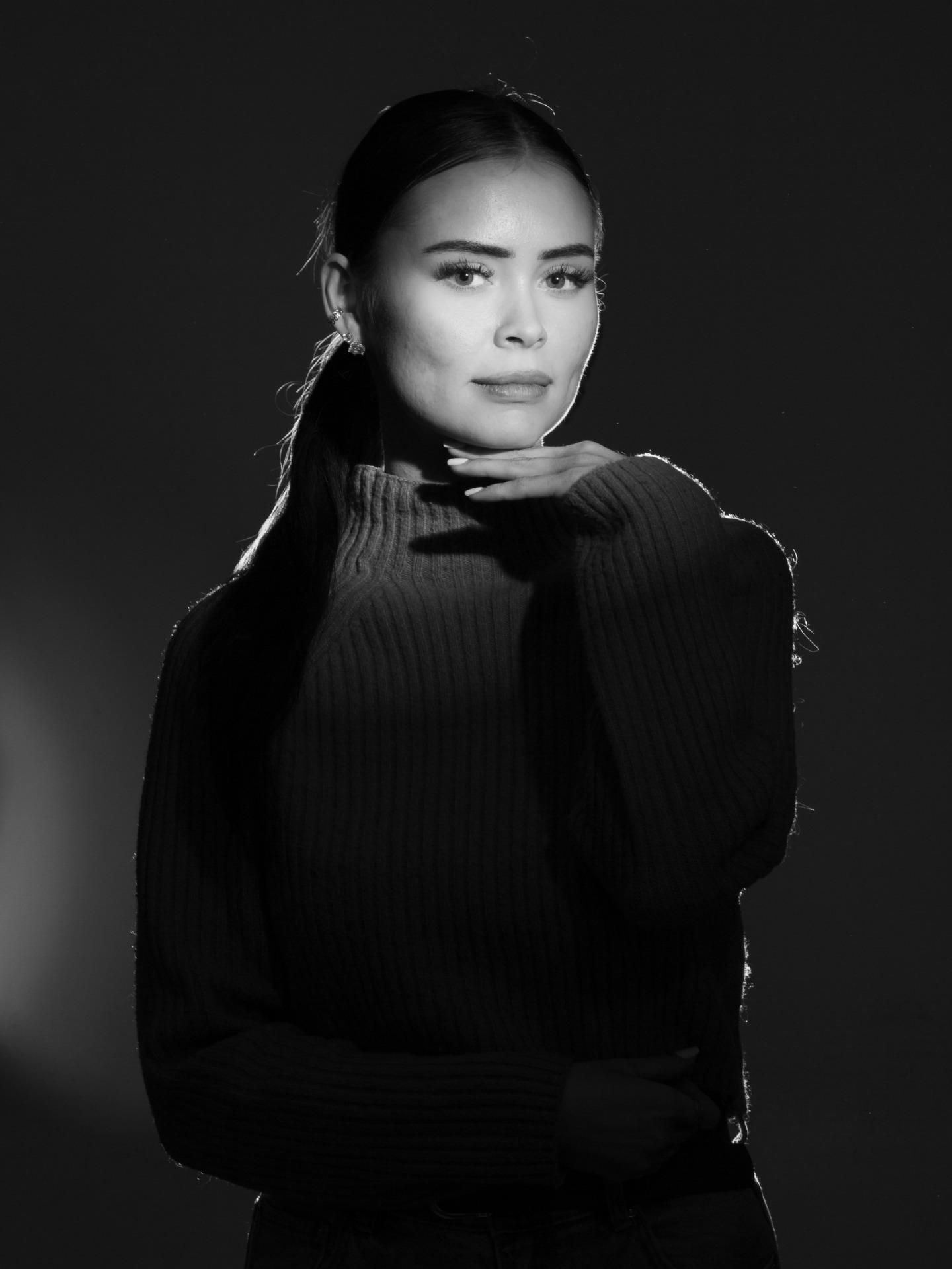 Ymmärrän, että etenkin alussa linssin edessä voi olla jännittävää, ja joillekin jopa tukalaa. Siksi teenkin jokaisesta kuvaustilanteesta mahdollisimman rennon, tarkoitus on pitää hauskaa.